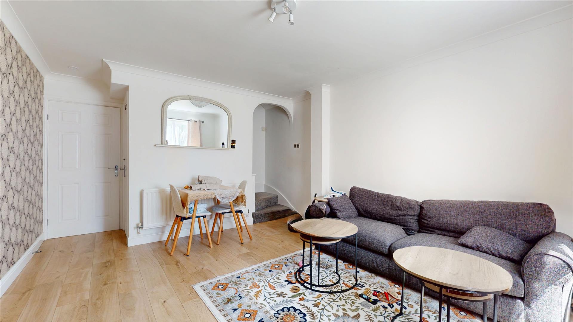 2 bed property in Squires Close, Milton Keynes